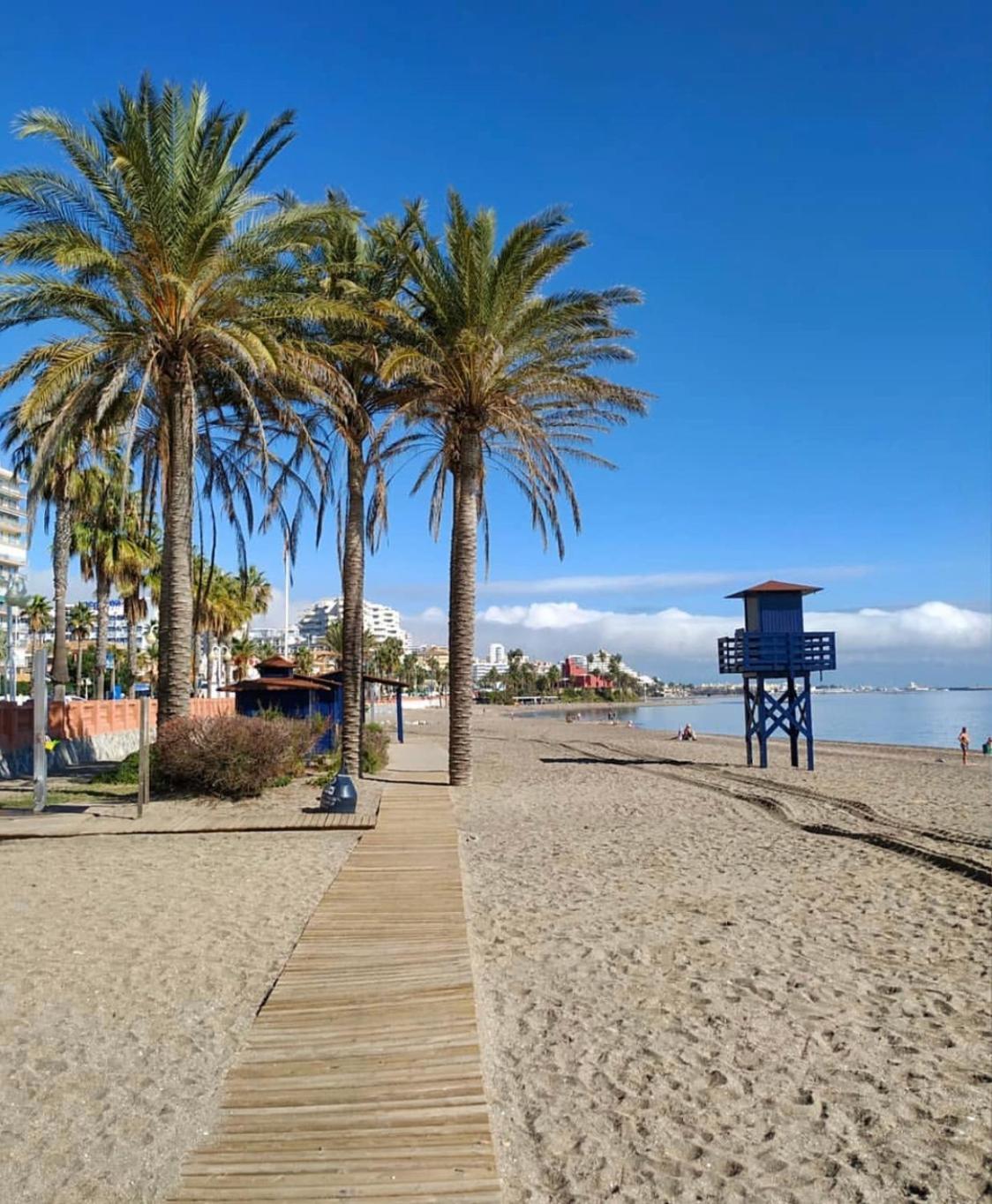 Apartamento Primera linea de playa en Benalmadena , vistas al mar, Aloha Playa, Malaga Exterior foto